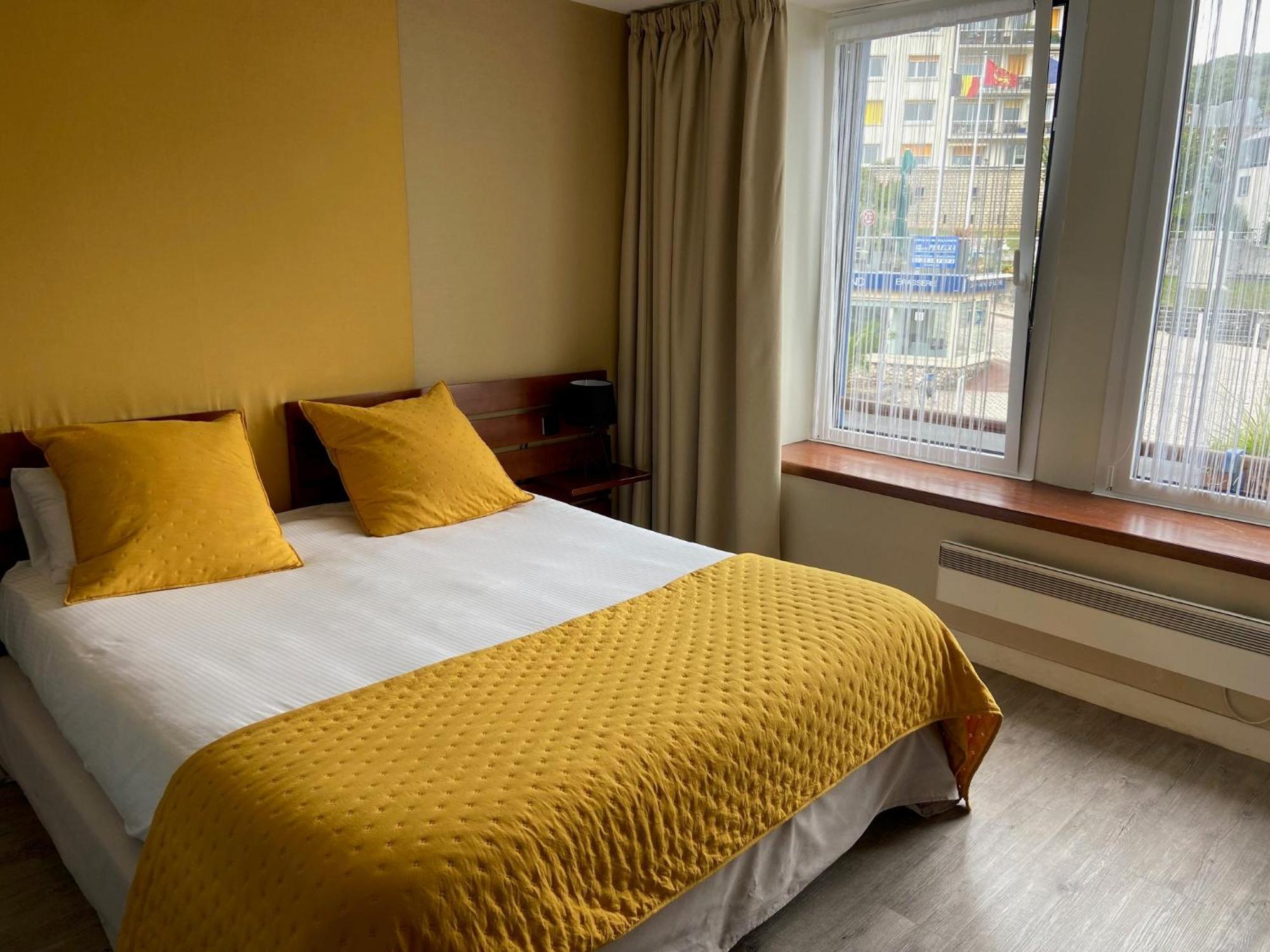 Logis Hotel - La Petite Rade เลออาฟร์ ภายนอก รูปภาพ